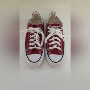 Dark red Converse sneakers (womens' 5.5/mens' 3.5)